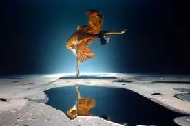 她的国风水下舞，每一帧都美到忘了呼吸图片