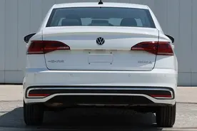 新车｜打脸了？1.5L动力归来！一汽-大众新款宝来实车曝光图片