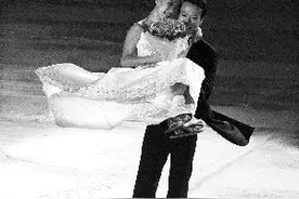 在全世界观众面前求婚“翻车”，他俩成为冰上传奇图片