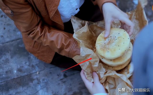 涂脂抹粉上战场，大烧饼都嫌弃，矫情的“抗日神剧”，逐渐凉凉了