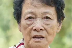 71岁老人哭诉：宁愿自己一人孤独终老，也不会碰这3种养老方式图片