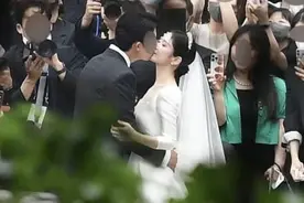 橘子晚报/张娜拉婚礼照流出；艾玛拒绝和JK罗琳合作；图片