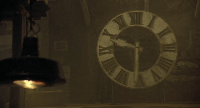 刚解封就冲上9.2！封闭管理20年，吃着狗罐头，搂着军官跳脱衣舞