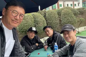 两代港圈帅哥聚会！黄宗泽晒和林峯吴卓羲聚会照，“最帅杨康”苗侨伟罕见露面：这个约会真难得！图片