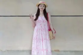 看了140斤微胖博主穿搭我悟了：衣装合身，裙穿素色，优雅又高级图片