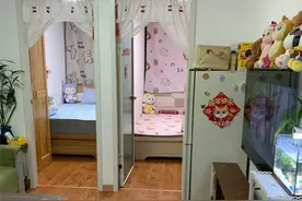 山东女生的30㎡蜗居火了：因将一室切成两室走红，镜像卧室太特别图片