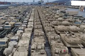 现场画面很震撼！波兰援乌太狠，美国增加驻军，港口布满军事装备图片