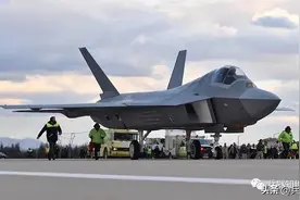 土耳其新机，有人机滑行测试、无人机公开细节图片