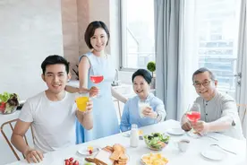 “再亲的兄弟姐妹，成家后也别住太近”，过来人的提示，被赞清醒图片