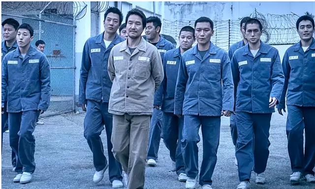 服刑期间7名情人陪睡，警察妻子也参与其中，王东究竟有何魅力？