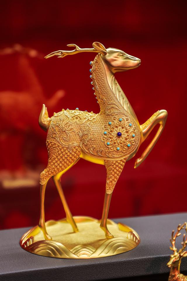 GOLD IS CHIC鎏光时代&middot;周大福传承系列黄金美学艺术展耀目上海