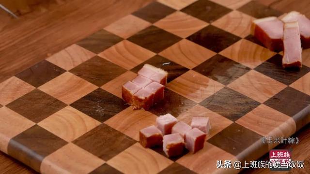 超详细的包粽子教程，肉香米软，上桌一秒被抢光