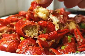 蒜蓉小龙虾家常做法，蒜香浓郁，味道鲜美，就是汤汁拌饭也特别香图片