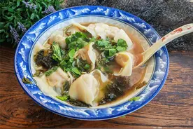 馄饨汤这样调，超简单做法，开水一冲，鲜香味美，吃的汤都不剩图片