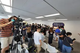 华人置业前主席刘銮雄震撼回应：恒大巨额亏损真相揭秘！图片