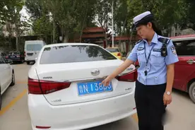 中国车牌有两个字母是禁止使用的，很多人不明白，行内人给出答案图片