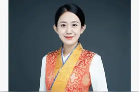 西藏航空空乘写真，浓郁的民族风图片