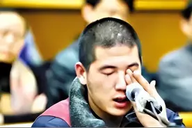 退伍军人摆摊谋生,刺死城管被判死刑!律师几句话让法官当场改判！图片