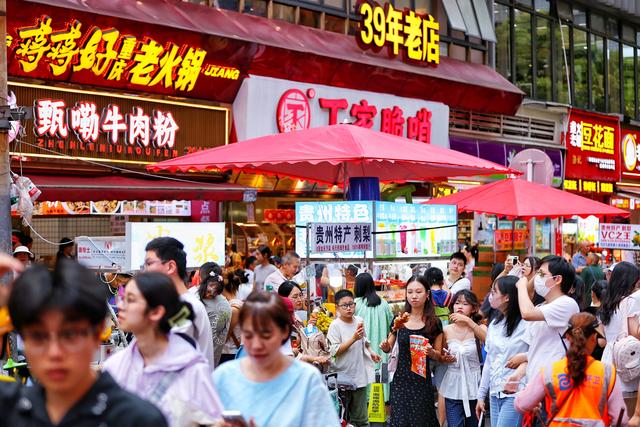 暑假近尾声，贵阳避暑旅游依旧火热