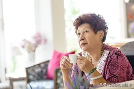 纪实：与这样的“疯”婆婆一起生活，二十年里，我几次想求死图片