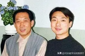 社恐、内向、普通话不标准却成为“央视一哥”，高考差点被人“顶替”，22分钟口播一战封神，他到底有多牛？图片