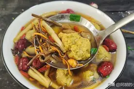 菌菇丸子汤：每口都是“鲜”！鲜美营养，每天1碗，疾病绕道走图片