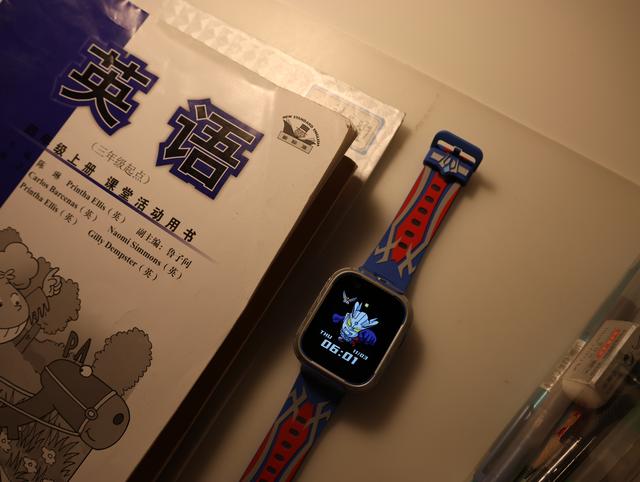 米兔儿童学习手表6X-奥特曼定制版｜光之少年赛罗守护，内外兼修