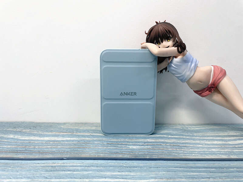 小巧带支架，磁吸无线充，安克MagGo轻薄磁吸无线充电宝体验