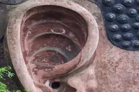 62年政府修缮乐山大佛，在右耳发现一个密室，揭开1200年前的传说图片