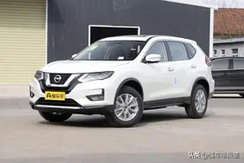 新车 | 2.0升四缸+CVT，售价18.93万元起，日产奇骏·荣耀实车到店图片