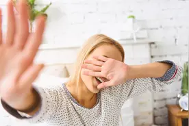 一紧张就排气。如何缓解这个尴尬？图片