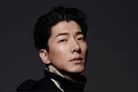 40岁张亮：一夜爆红后和寇静离婚，天天14岁早恋曝光起诉造谣网友图片