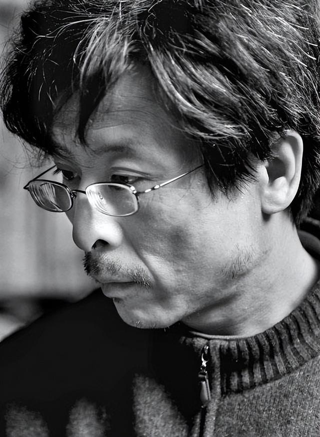 画家冷军的一幅《手相》，竟卖了690万，放大10倍之后才知其奥秘