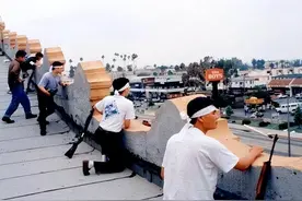 1992年洛杉矶大暴动，韩裔持枪自卫反击，一战成名打服美国黑人图片