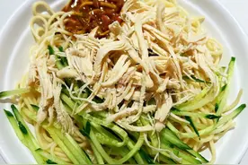 北京人的夏天，离不开凉面，新川面馆的芝麻酱凉面，吃一口忘不了图片