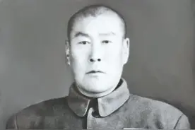 一名八路军女兵从来不洗脚，战友发现她的秘密后，立刻击毙了她图片