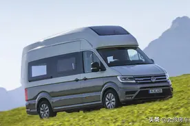 大众高顶房车造型很少见，上下双层布局2张床，国内有相似车型图片