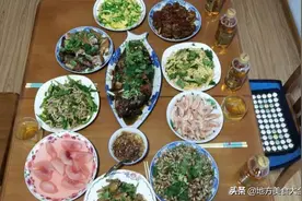 广东老师第一次做饭，颜色难看还很难吃，妈妈却一口没剩都吃了图片