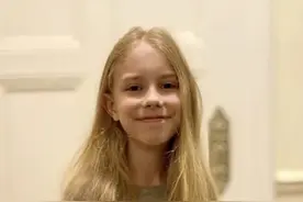 英国男孩从出生就没剪过头发，如今毅然剪掉40公分长发，原因超暖图片