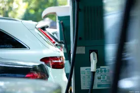 一年可省420元！江西汽车充电可享峰谷分时电价图片