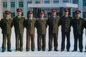 话说“带号首长”图片