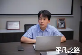 新华网专访表扬郭麒麟，郭德纲长脸，嘲讽郭氏父子的大咖，脸红吗图片