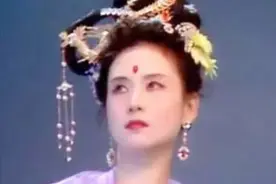 “最美嫦娥”邱佩宁：今66岁仍是“仙女”模样，冯小刚称她为女神图片