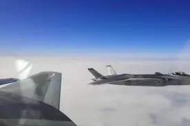 世界首次隐身机巅峰对决回顾：歼20猛追F35，美军已没有任何优势图片