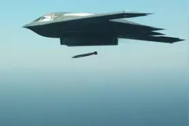 提高警惕！美国B-2轰炸机升级隐身巡航导弹，射程达960公里图片