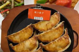 那些模型假食物，只是在真食物上浇了一层树脂吗？图片