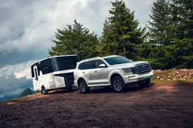 自行式房车与拖挂房车，有什么区别？各自的优缺点是什么？图片