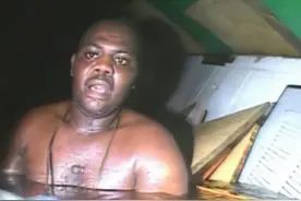 2013年，黑人小伙坠入30米深海底，受困3天后为何能奇迹生还？图片