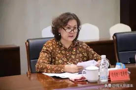 孔多孜·玉素甫 | 驻外十年，她说“我是中国外交官”图片