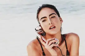 被称为世界杯第一美女的足球女孩，模特丹妮拉波特罗图片